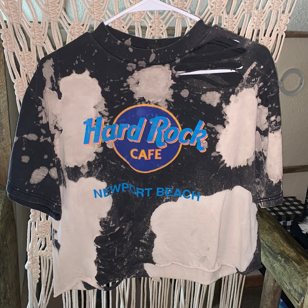 Vintage Hard Rock Café Ripped/Bleach Tee L
